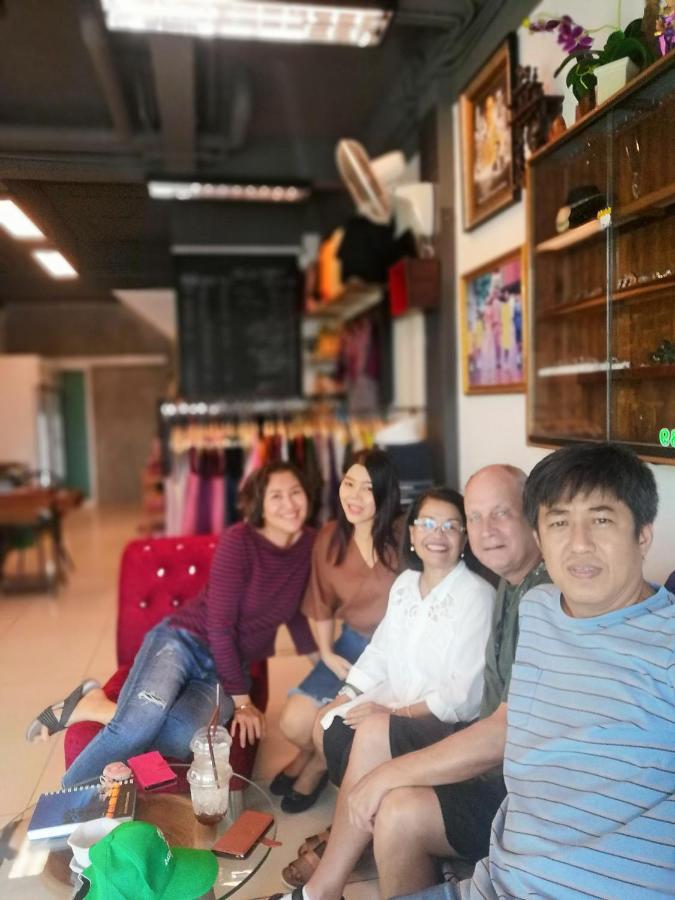 Aekkalukthai Hostel Rayong Luaran gambar
