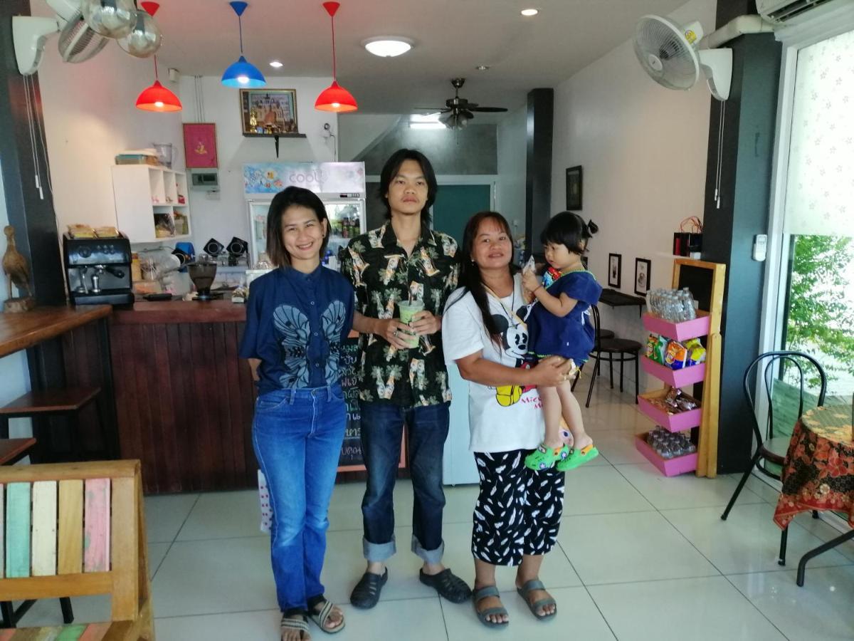 Aekkalukthai Hostel Rayong Luaran gambar