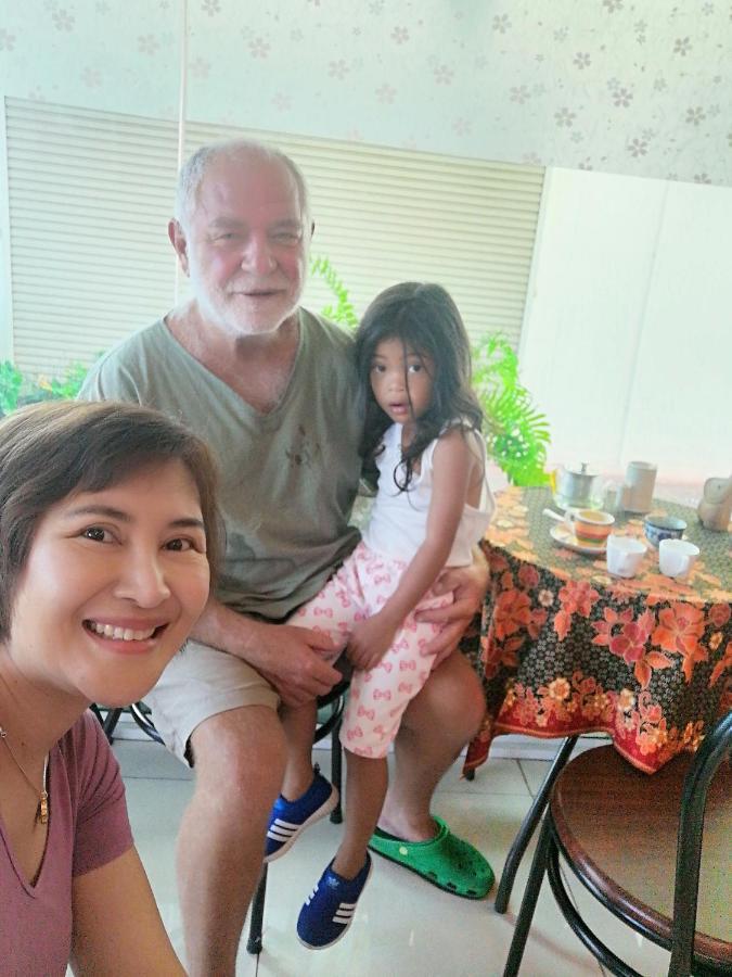 Aekkalukthai Hostel Rayong Luaran gambar