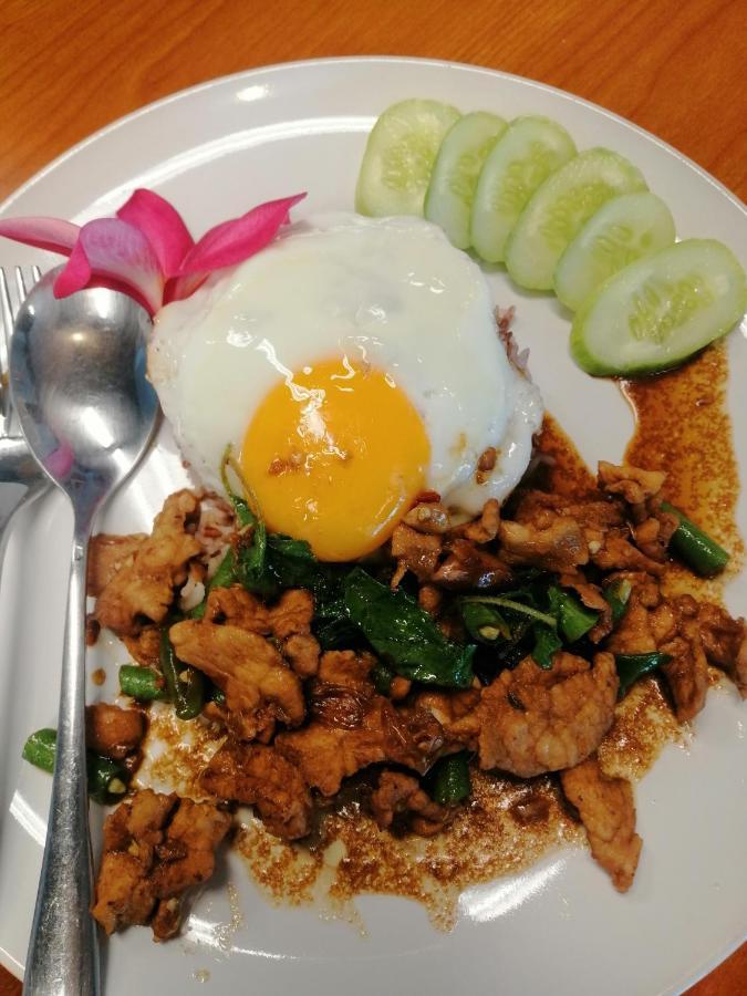 Aekkalukthai Hostel Rayong Luaran gambar