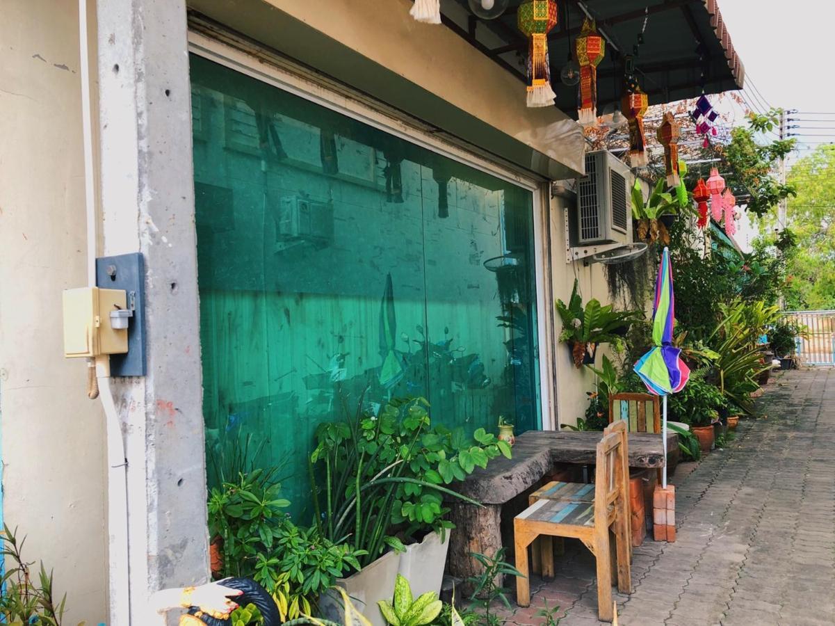 Aekkalukthai Hostel Rayong Luaran gambar