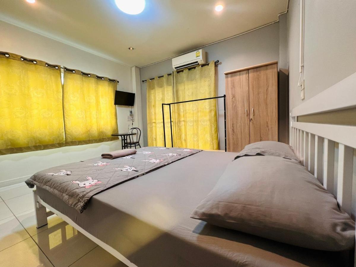 Aekkalukthai Hostel Rayong Luaran gambar