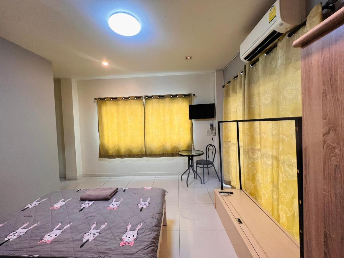 Aekkalukthai Hostel Rayong Luaran gambar