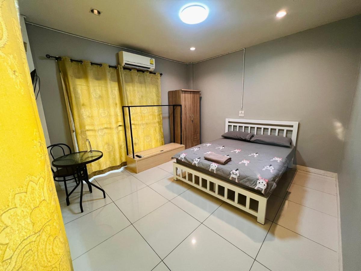 Aekkalukthai Hostel Rayong Luaran gambar