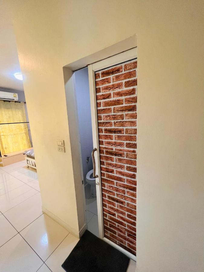 Aekkalukthai Hostel Rayong Luaran gambar