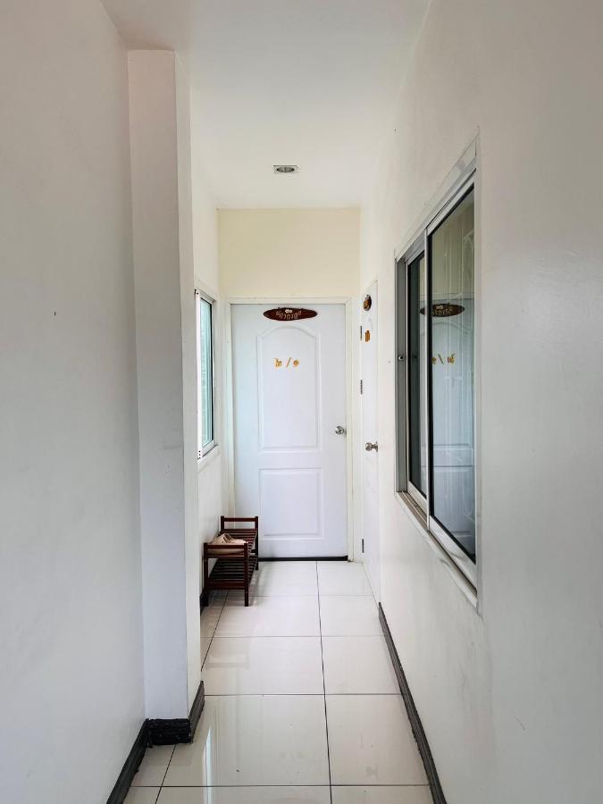 Aekkalukthai Hostel Rayong Luaran gambar