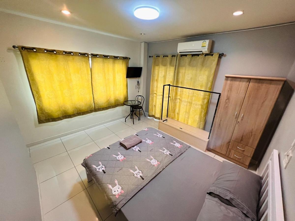 Aekkalukthai Hostel Rayong Luaran gambar