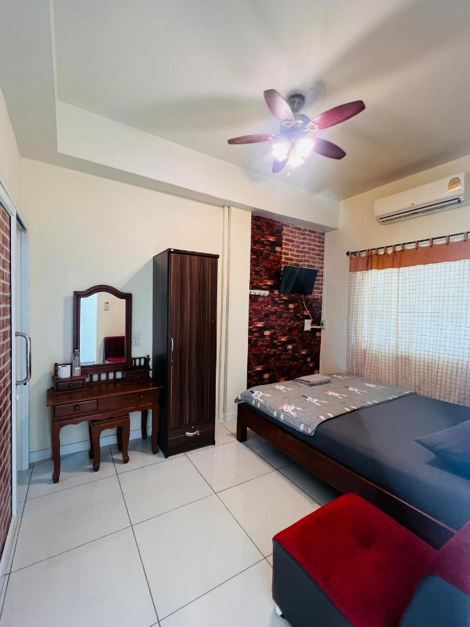 Aekkalukthai Hostel Rayong Luaran gambar